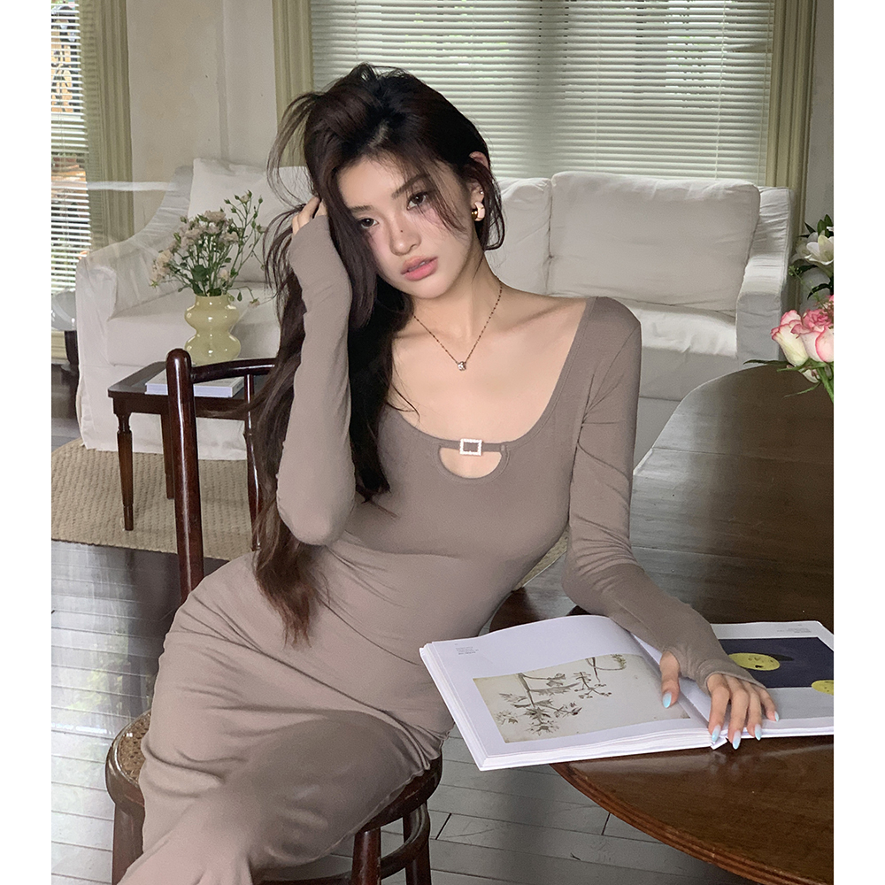 實拍2026春裝新款方領鏤空連衣裙女修身內搭性感緊身包臀裙中長裙
