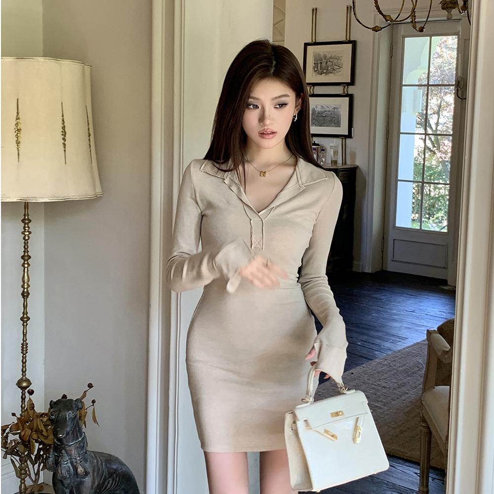 實拍2025春裝新款設計感V領修身顯瘦長袖連衣裙女性感包臀裙短裙