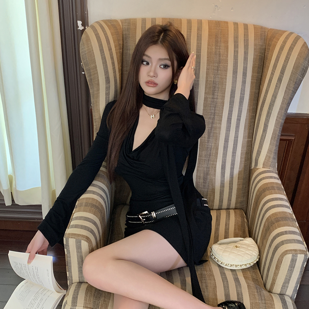 實拍2026春裝新款辣妹連衣裙女設計感蕩領御姐風長袖黑色包臀短裙