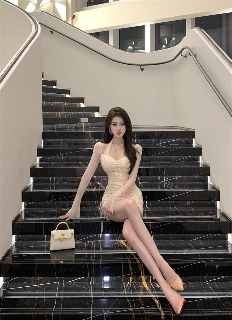 實拍實價 2025春辣妹掛脖亮片修身顯瘦包臀長袖網紗拼接連衣裙短