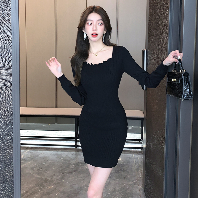 實拍韓系御姐風黑色方領針織連衣裙冬純欲辣妹收腰顯瘦包臀裙