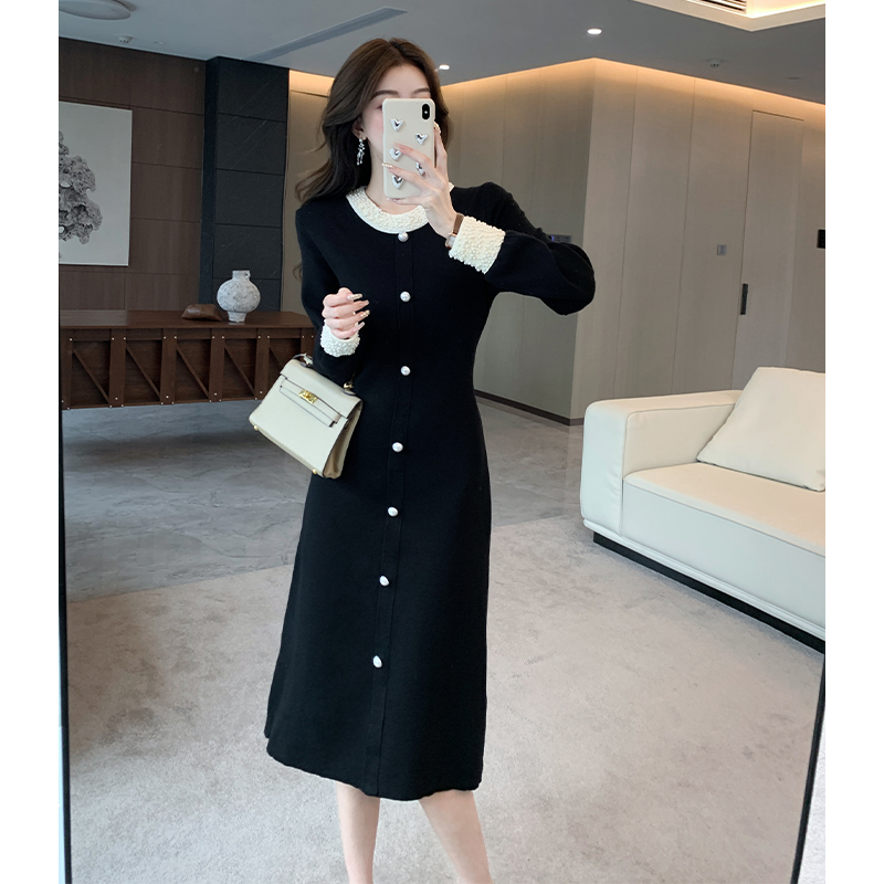 黑色針織連衣裙女秋冬新款重工法式復古名媛珍珠高級感顯瘦中長裙