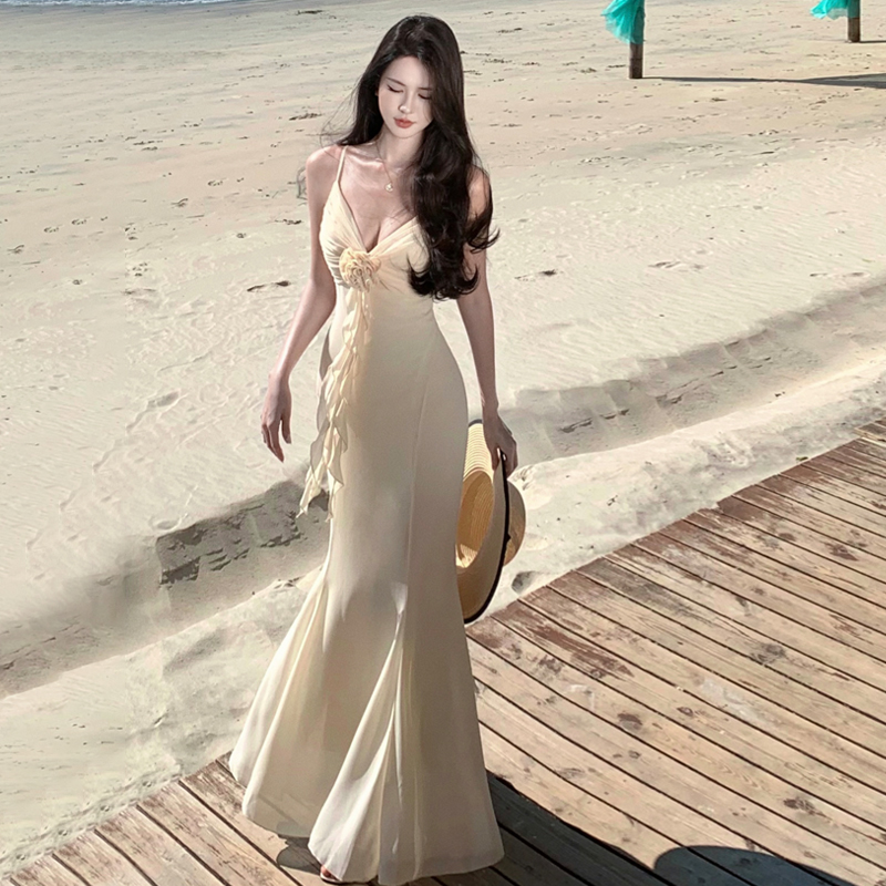 希臘女神感 玫瑰胸花飄帶 飄逸魚尾下擺修身吊帶長裙