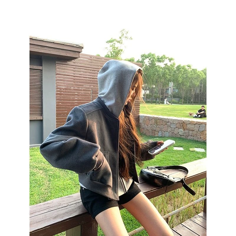 红人馆短款外套女2024新款春秋款灰色休闲设计感国风高级感棒球服