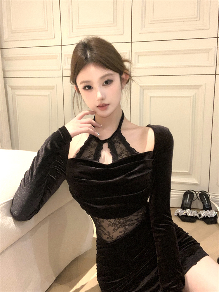 實拍實價  辣妹掛脖收腰堆堆領蕾絲拼接長袖絲絨連衣裙