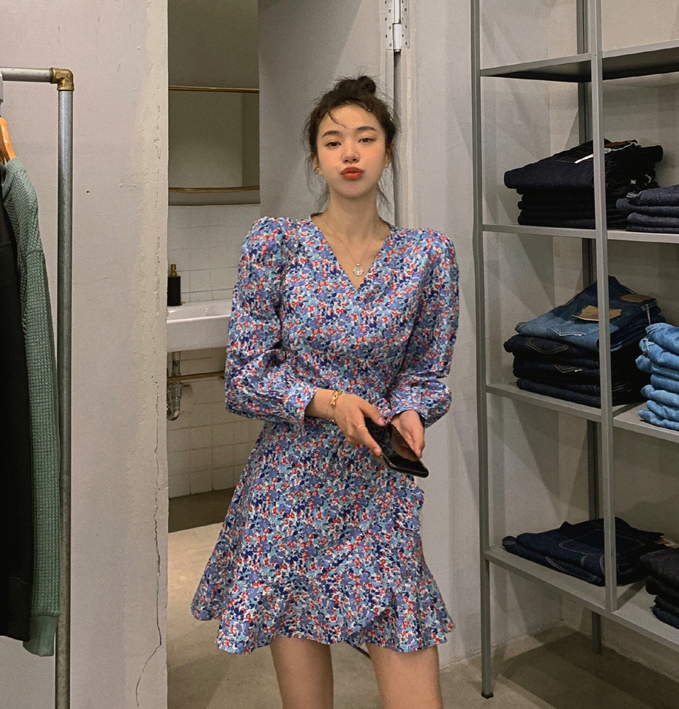 實拍2025秋裝新款油畫法式復古碎花連衣裙女長袖甜美顯瘦收腰裙子