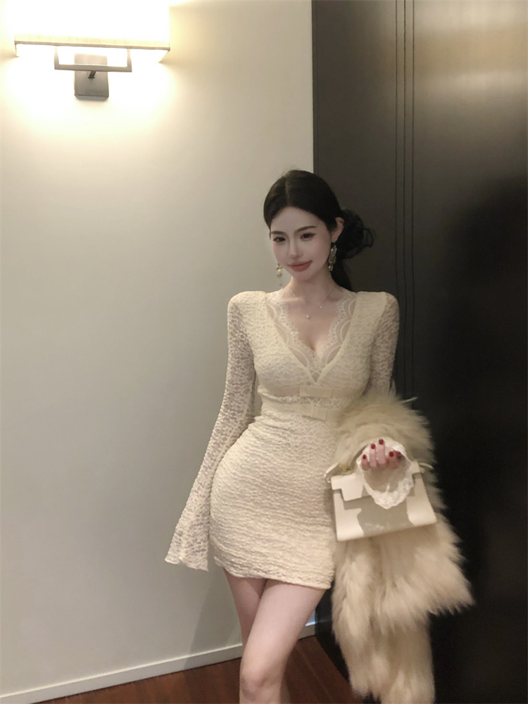實拍實價 辣妹V領修身顯瘦包臀連衣裙短款