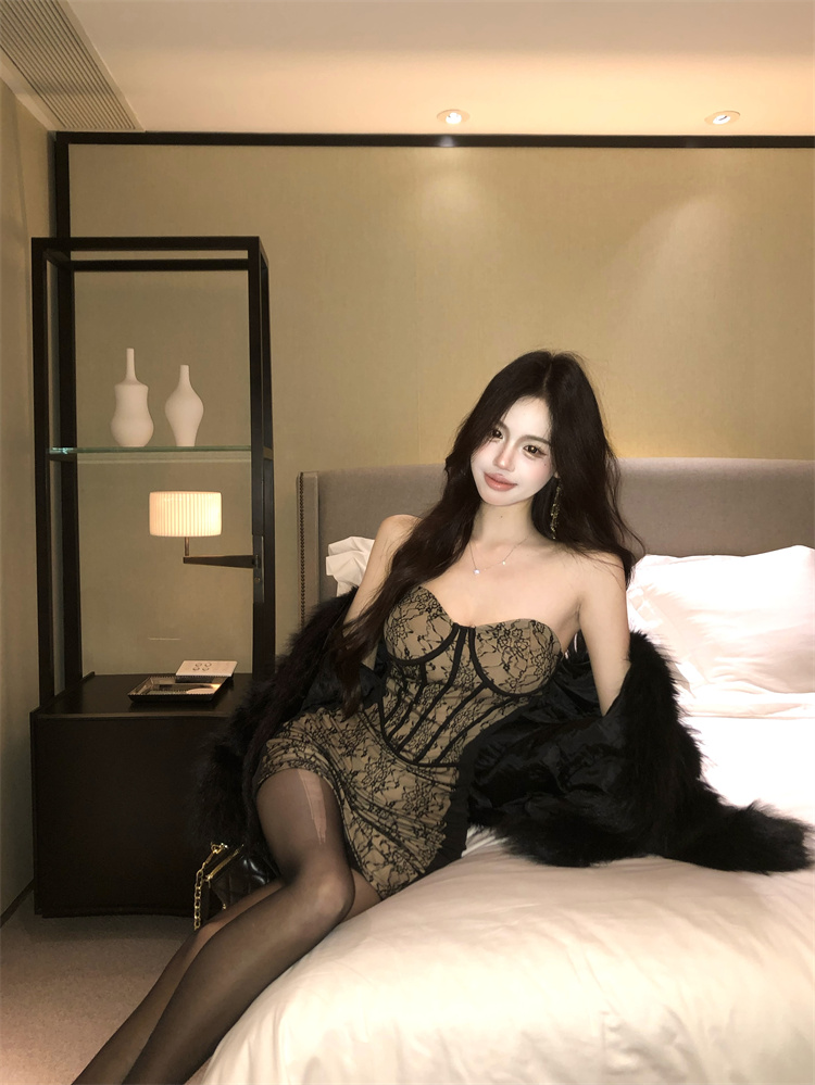 實拍實價 辣妹蕾絲抹胸修身顯瘦包臀連衣裙短款