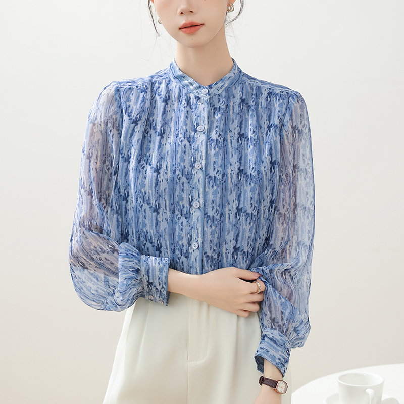 實拍氣質通勤藍色碎花立領襯衫女士長袖2026新款春裝法式雪紡上衣
