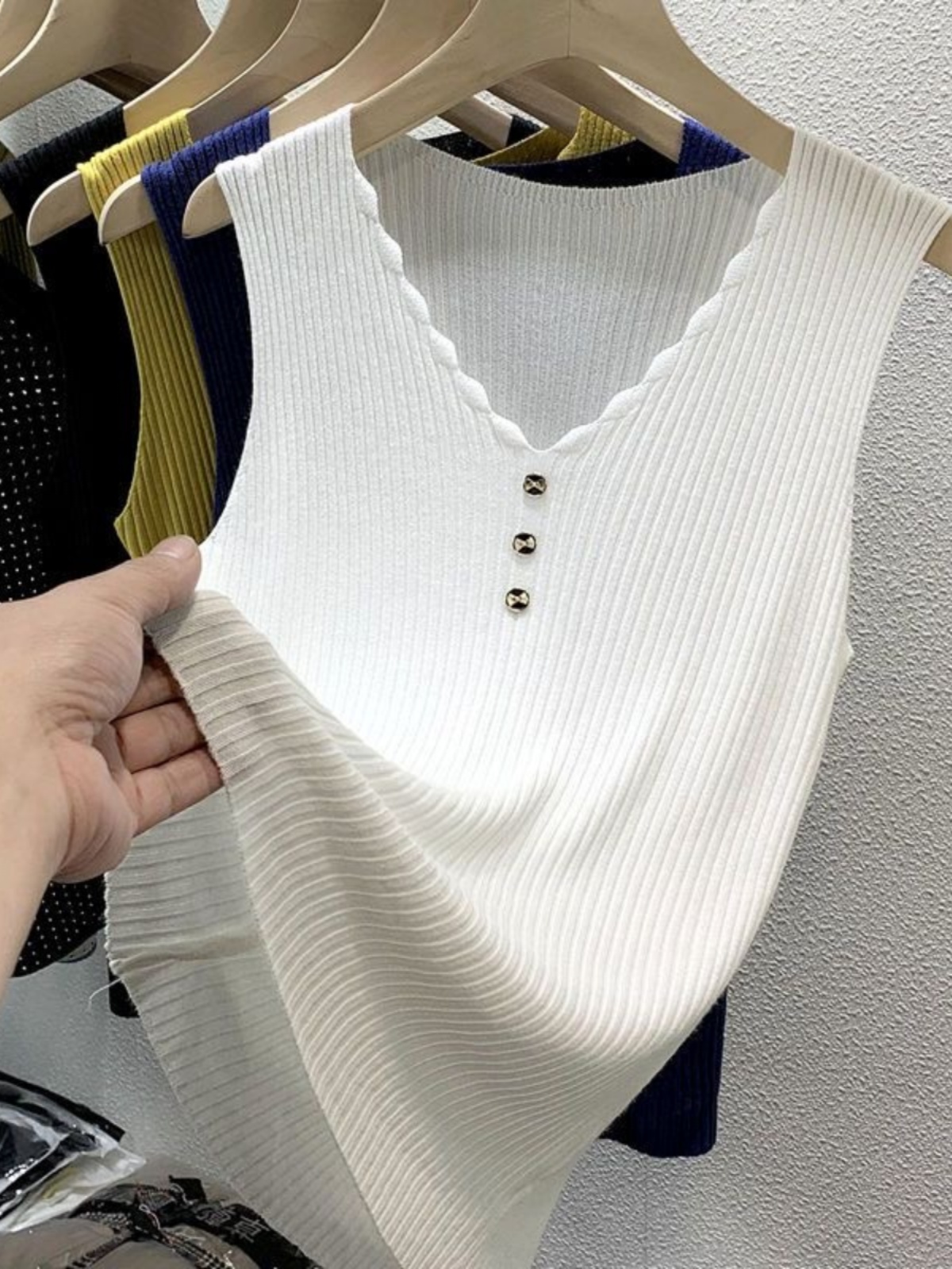 冰絲針織吊帶背心女夏外穿西裝內搭打底衫無袖V領修身顯瘦上衣潮
