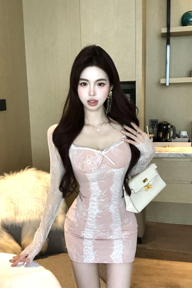 實拍實價 辣妹法式方領蕾絲修身顯瘦包臀連衣裙短款
