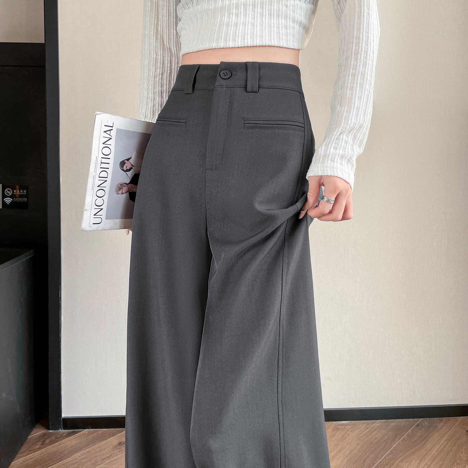 杏色西裝闊腿褲女2026春季新款高腰顯瘦垂感高級感休閑直筒拖地褲