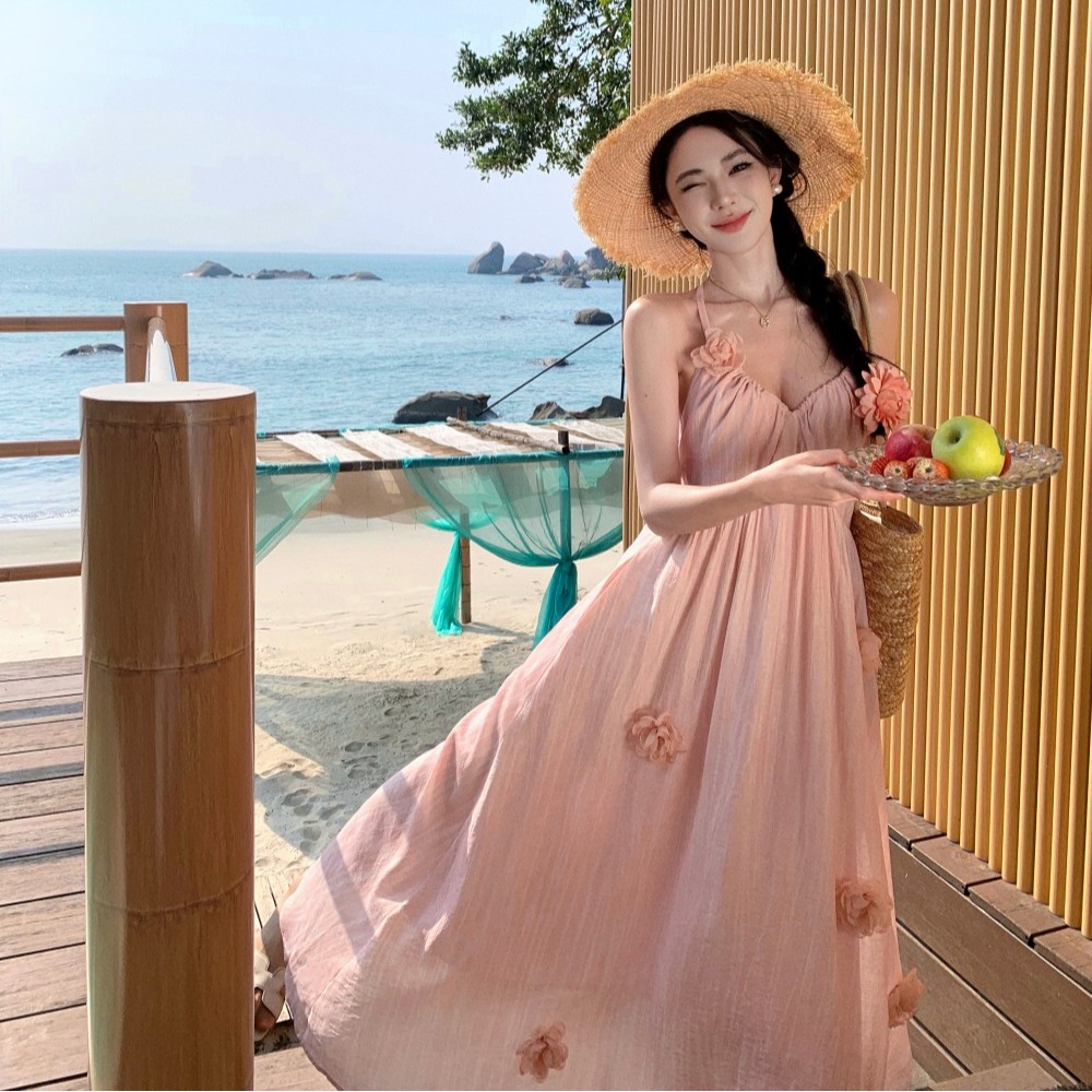 實拍粉色花朵度假風掛脖連衣裙 溫柔甜美仙女高級感沙灘裙