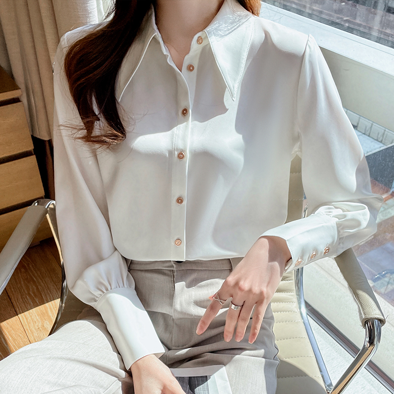 緞面白色長袖襯衫女2026春秋新款設計感小尖領通勤職業上衣襯衣女