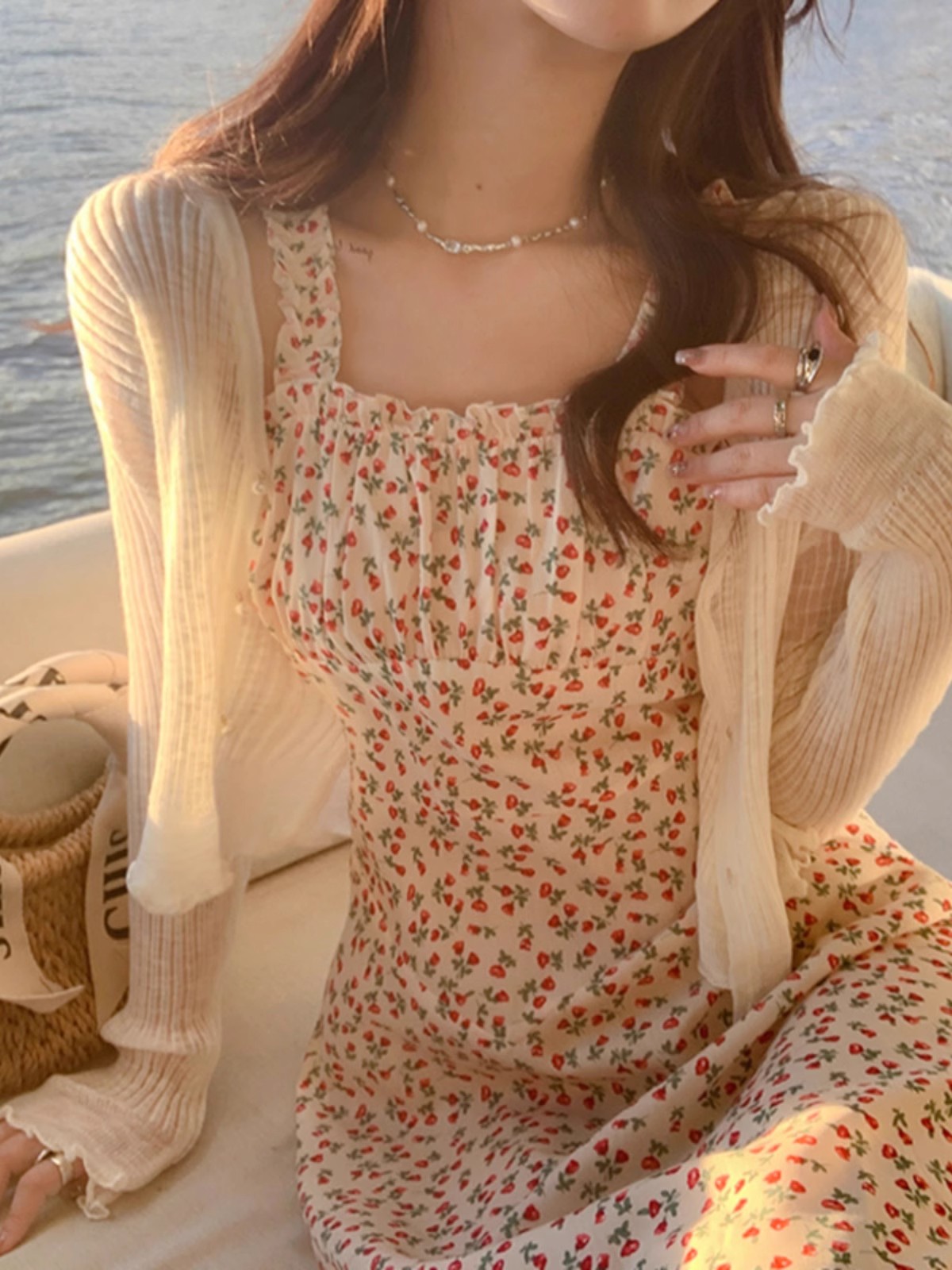 防曬針織開衫薄款女配吊帶長裙的外搭罩衫夏天披肩冰絲小坎肩上衣