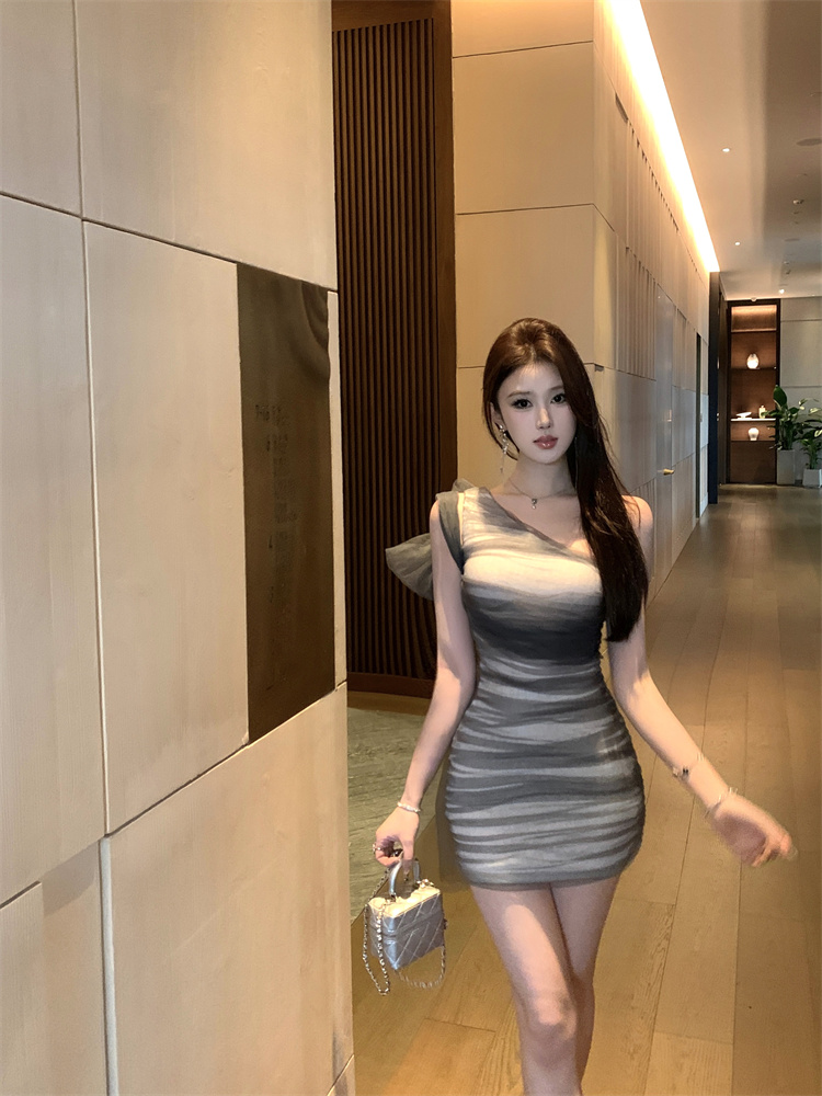 實拍實價  辣妹設計感斜肩網紗修身顯瘦包臀連衣裙短款