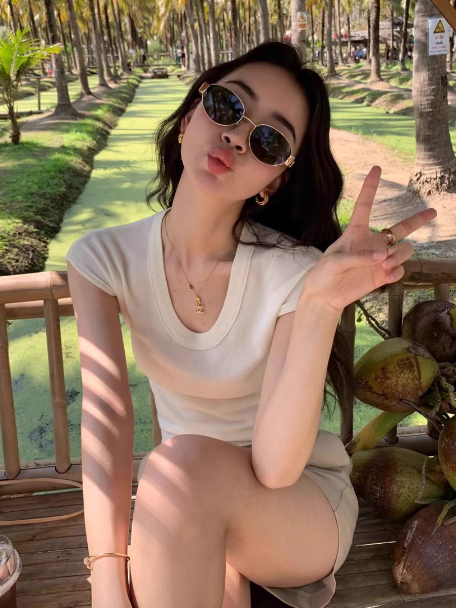 白色U領短袖t恤女2026新款夏季修身氣質顯瘦小飛袖針織衫短款上衣