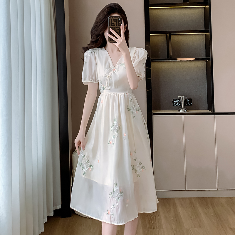 實拍新中式優雅氣質刺繡短袖V領連衣裙女夏季新款高腰顯瘦長裙子