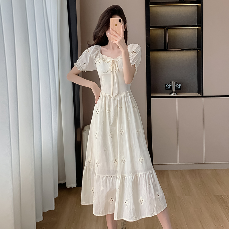 實拍法式風刺繡方領短袖連衣裙女2025夏季新款女裝收腰大擺長裙子
