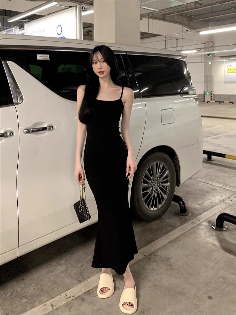 已出貨  辣妹魚尾黑色吊帶連衣裙女春季新款性感緊身顯瘦包臀長款