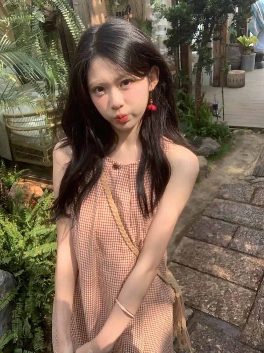 韓系甜美格子壓褶圓領連衣裙女夏季2026新款寬松中長款A字背心裙