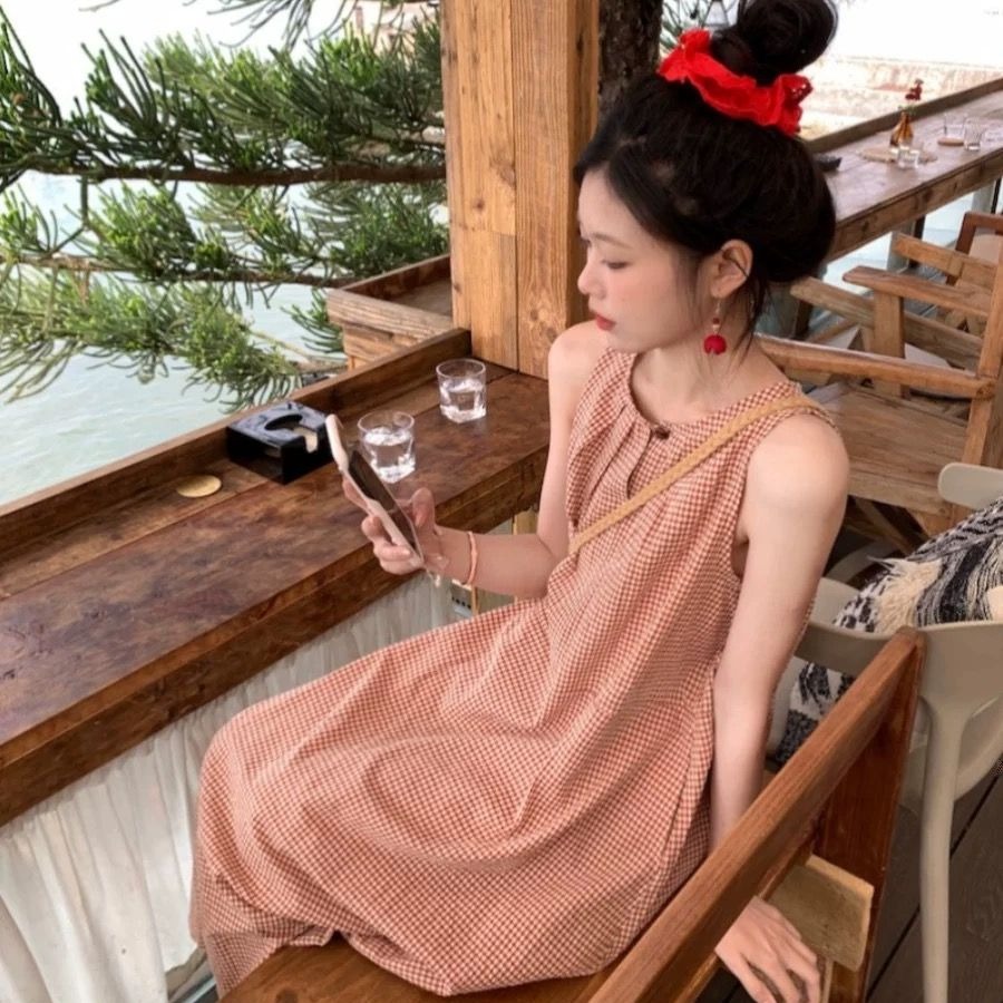 韓系甜美格子壓褶圓領連衣裙女夏季2026新款寬松中長款A字背心裙