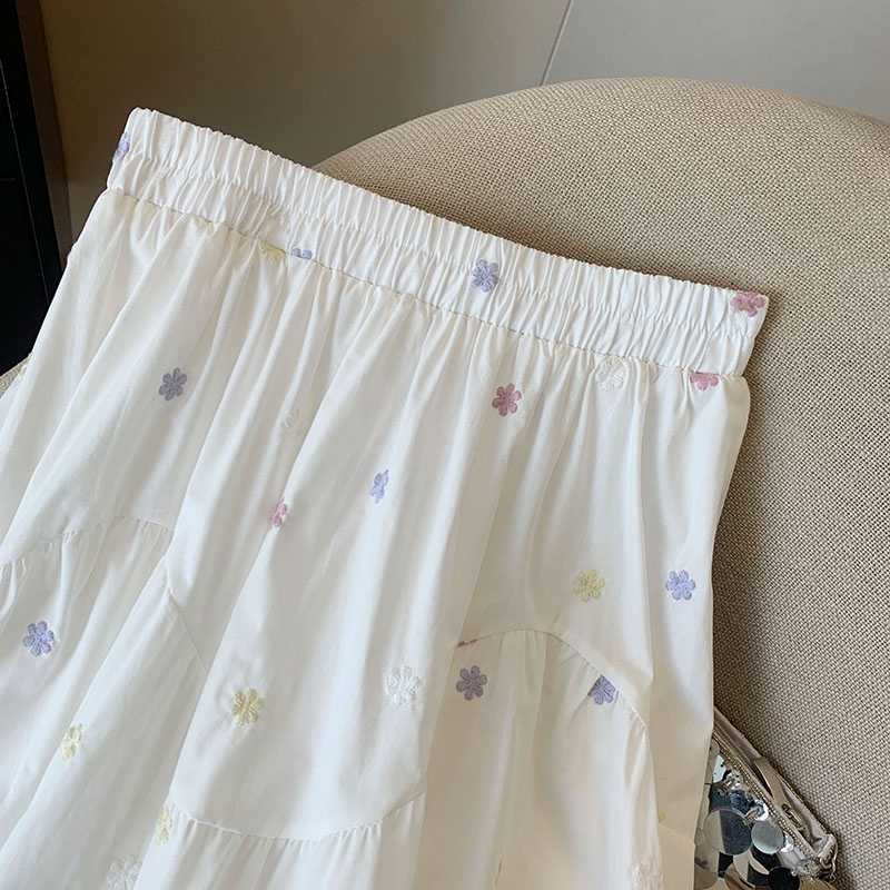 溫柔減齡白色花朵A字裙女2025夏季甜美寬松百搭高腰大裙擺半身裙