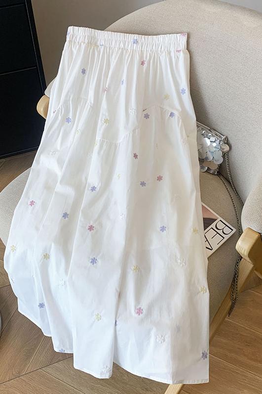 溫柔減齡白色花朵A字裙女2025夏季甜美寬松百搭高腰大裙擺半身裙