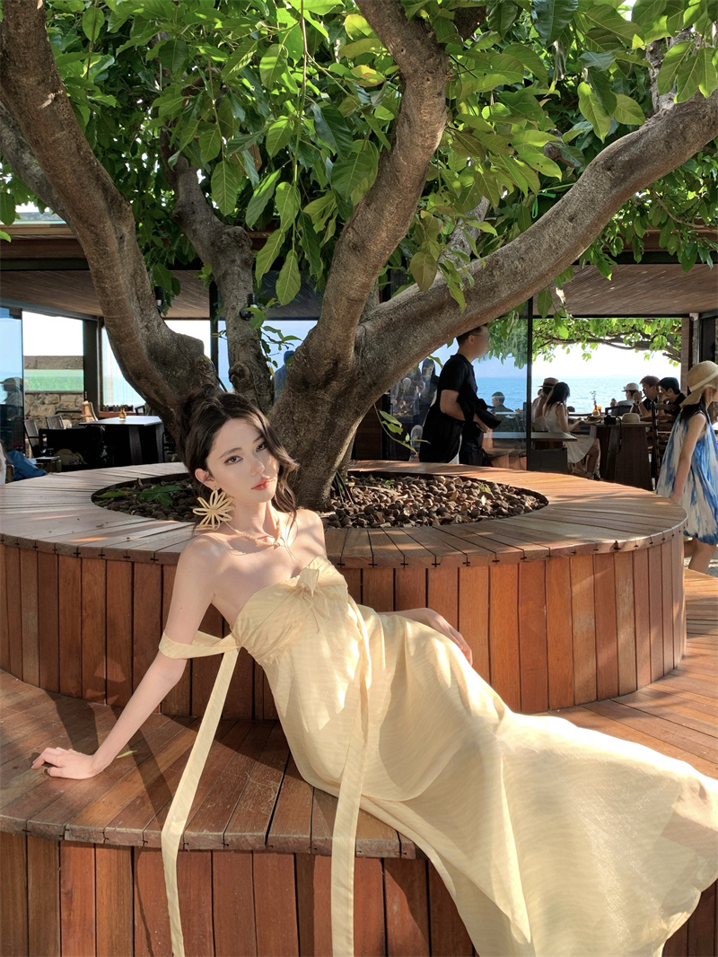 設計感小眾抹胸連衣裙女夏季度假風垂感法式氣質長裙子日常可穿女