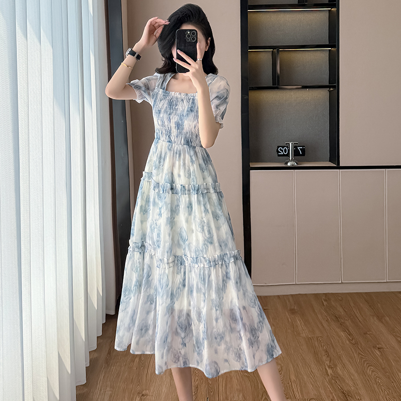 女裝連衣裙2025新款夏季法式氣質收腰藝術高級赫本風方領泡泡袖