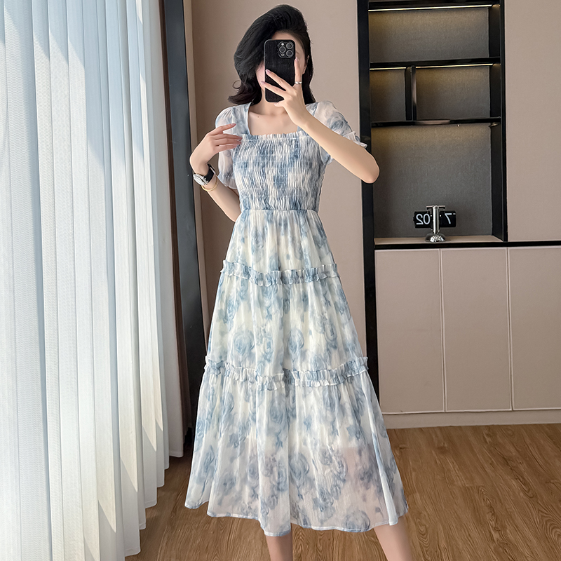 女裝連衣裙2025新款夏季法式氣質收腰藝術高級赫本風方領泡泡袖