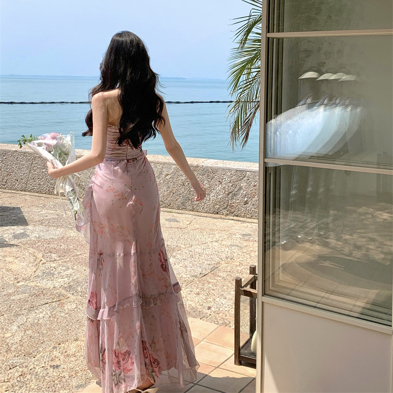 灰塵鄧鄧 掛脖碎花連衣裙女2025春季新款法式抹胸長裙收腰裙子