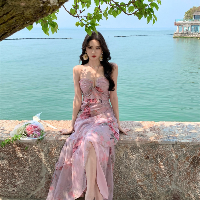 灰塵鄧鄧 掛脖碎花連衣裙女2025春季新款法式抹胸長裙收腰裙子