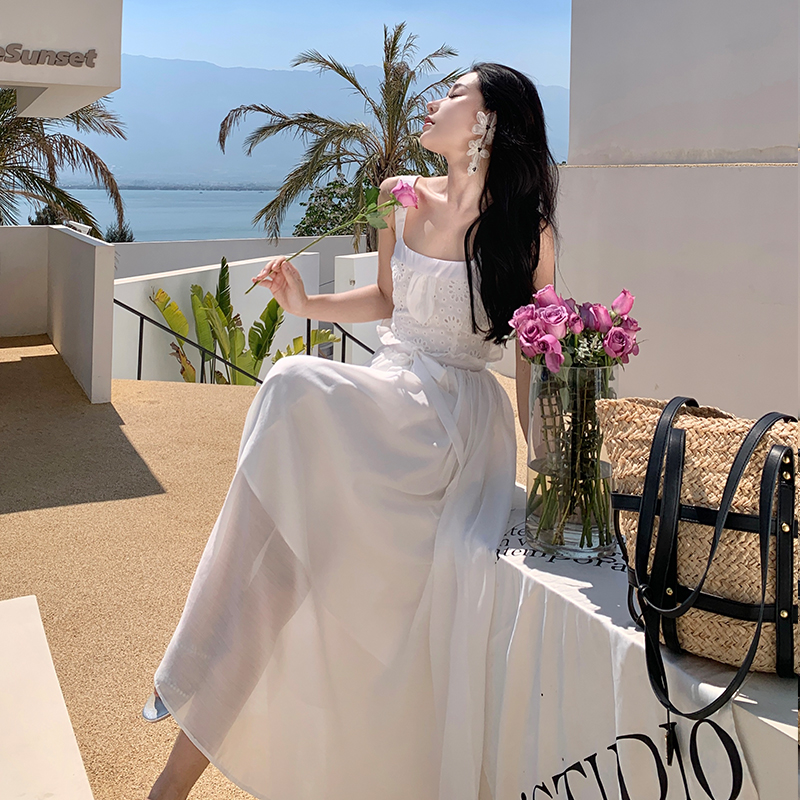 實拍夏季新款女法式高級感輕奢吊帶連衣裙氣質百褶長裙