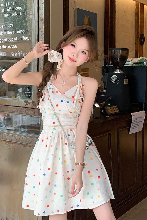 韓版甜美風彩色波點掛脖短裙新款小個子顯瘦氣質高級感杏色連衣裙