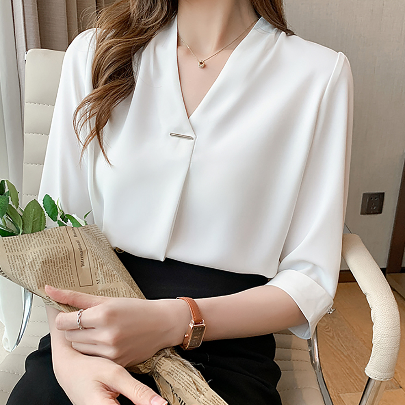 白色雪紡襯衫女士秋季新款2026年設計感小眾職業襯衣鎖骨v領上衣