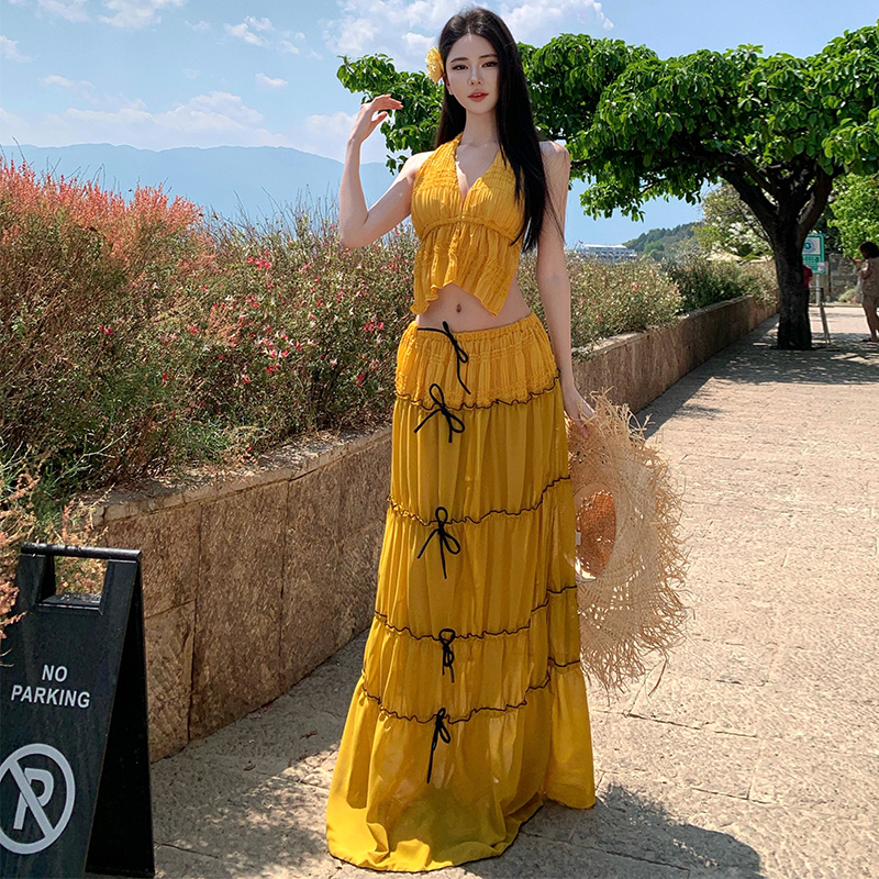 泰蘭德穿搭設計感度假氛圍感透視褶皺掛脖背心露背抹胸半身裙套裝