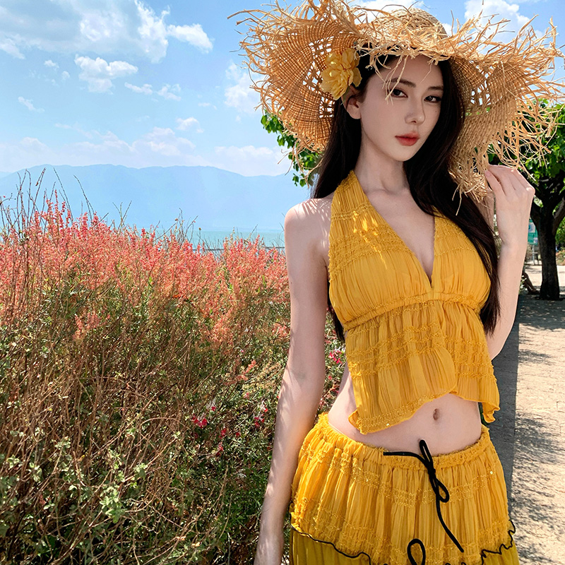 泰蘭德穿搭設計感度假氛圍感透視褶皺掛脖背心露背抹胸半身裙套裝