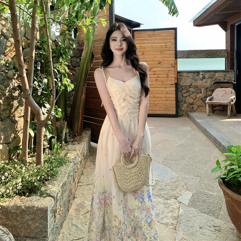 法式田園清新刺繡提花碎花V領重工吊帶連衣裙女夏季收腰顯瘦長裙
