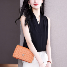 批发实拍<b class='q'>真丝</b><b class='q'>衬衫</b>女设计感小众无袖夏季薄款白色<b class='q'>衬衣</b>港风短袖v领上衣