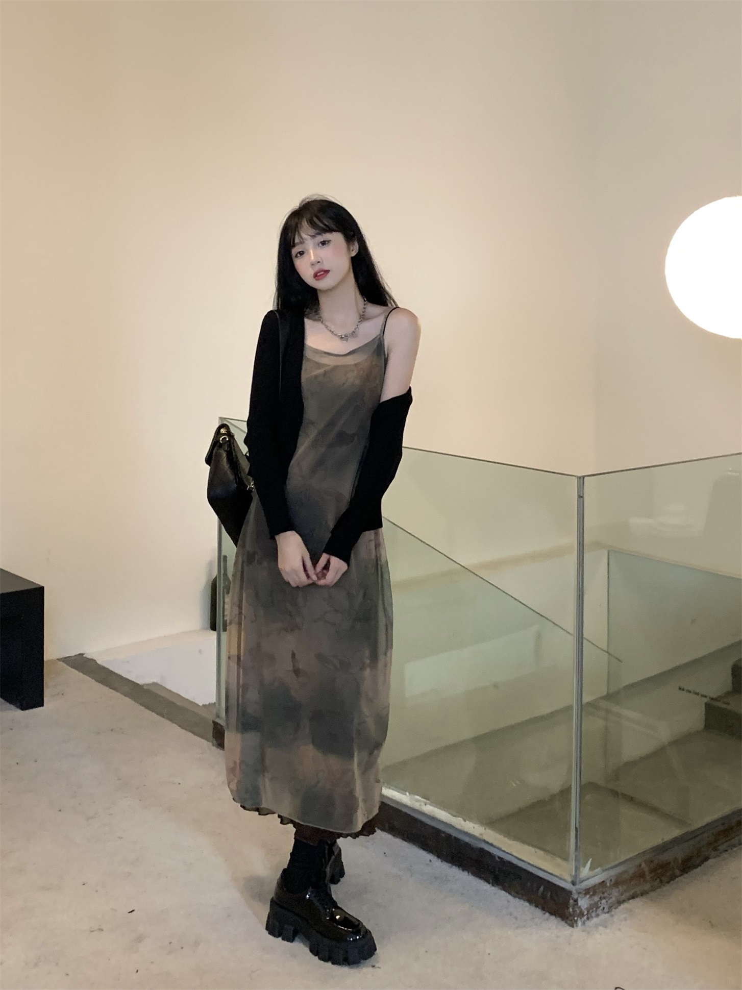 실사 정가 예술 색상 한 부서 홀치기 염색 디자인 망사 슬립 드레스 검정색 다용도 니트 오픈 가디건