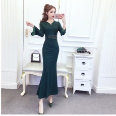 批发实拍2025秋冬时尚气质网红v领钉珠礼服长裙收腰包臀<b class='q'>连衣裙</b>