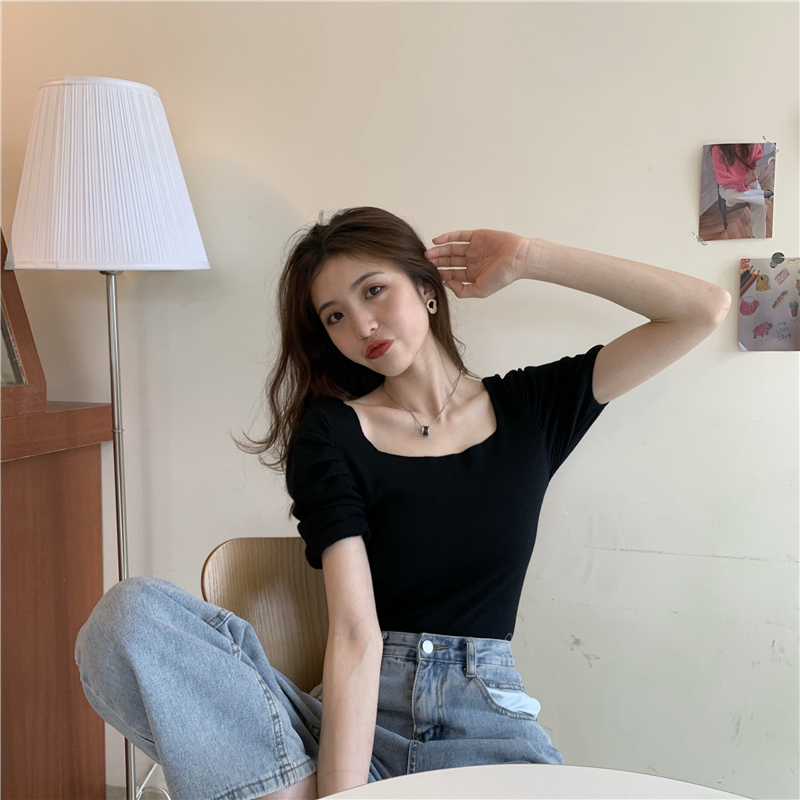 실사 정가 레트로 슬림해 보이는 광장 칼라 이슬 쇄골 니트 반팔 맨위