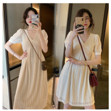 哺乳连衣裙夏季外出时尚潮辣妈长短款V领蕾丝产后气质喂奶裙