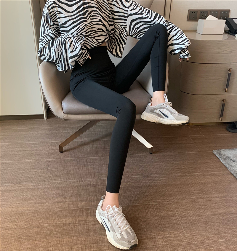 Control 3 shark skin leggings for women wearing outside, with small feet plush, tight fitting and slimming legs,_voghion.com