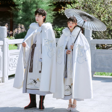 批发玉凤凰原创冬装加绒加厚斗篷中国风长款连帽披风毛呢男古风女汉服