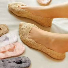 批发蕾丝<b class='q'>船</b><b class='q'>袜</b>女<b class='q'>浅口</b>隐形<b class='q'>袜</b>短<b class='q'>袜</b>夏季超薄款纯棉女式硅胶防滑防臭<b class='q'>袜</b>