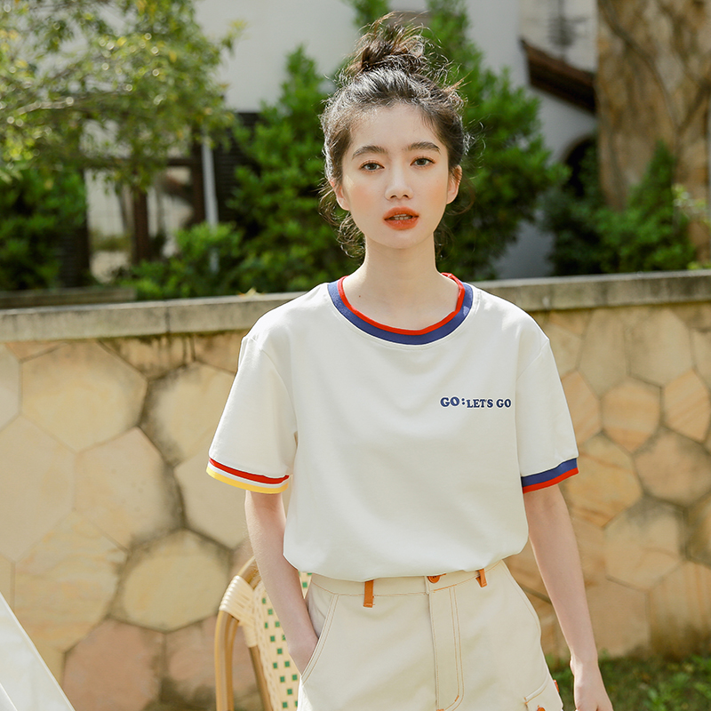 2026 실사 여름 새로운 ins 항구 바람 루즈핏 반팔 연령 감소 배색 칼라 전후 프린트 화이트 티셔츠 여성