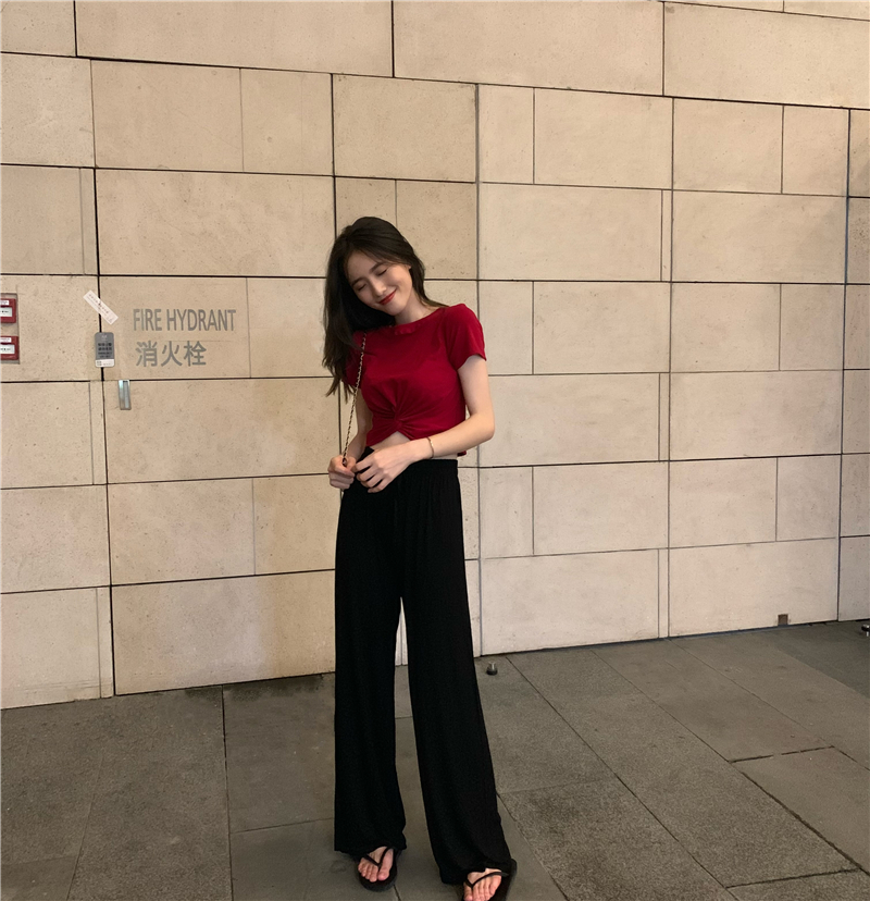 실사 정가 핫걸 세트 여름 새로운 디자인 센스 작은 대중 쇼트 스타일 티셔츠 허리밴드 넓은 다리 바닥 청소 바지