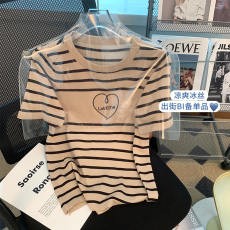 批发实拍 夏季新款圆领桃心刺绣黑白<b class='q'>条纹</b>冰丝针织衫女宽松打底冰丝T恤